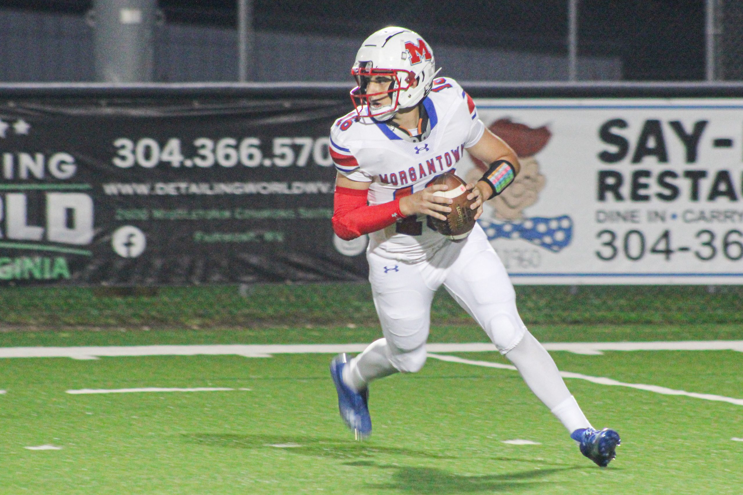 Morgantown hangs on to top Fairmont Senior, 21-19